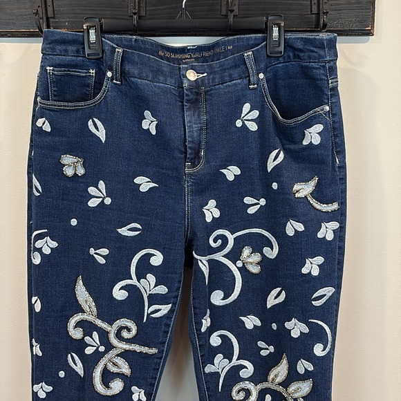 Chico's So Slimming Embroidered Beaded Girlfriend Ankle Jeans Size 2.5/Large - Picture 3 of 10